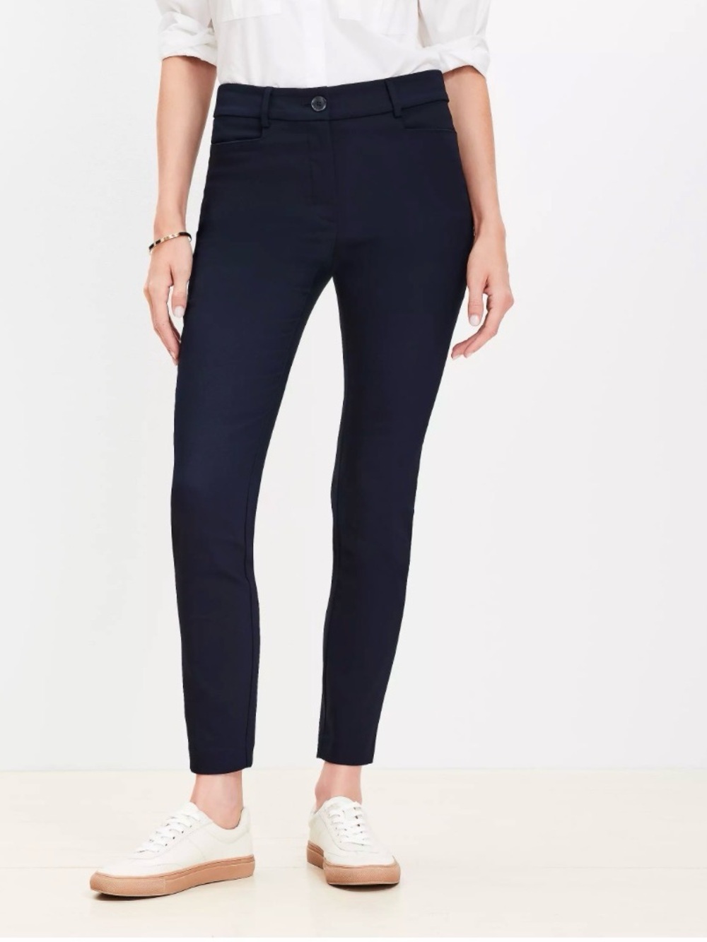 LOFT Ladies Sutton Skinny Black Pants, Size 0P